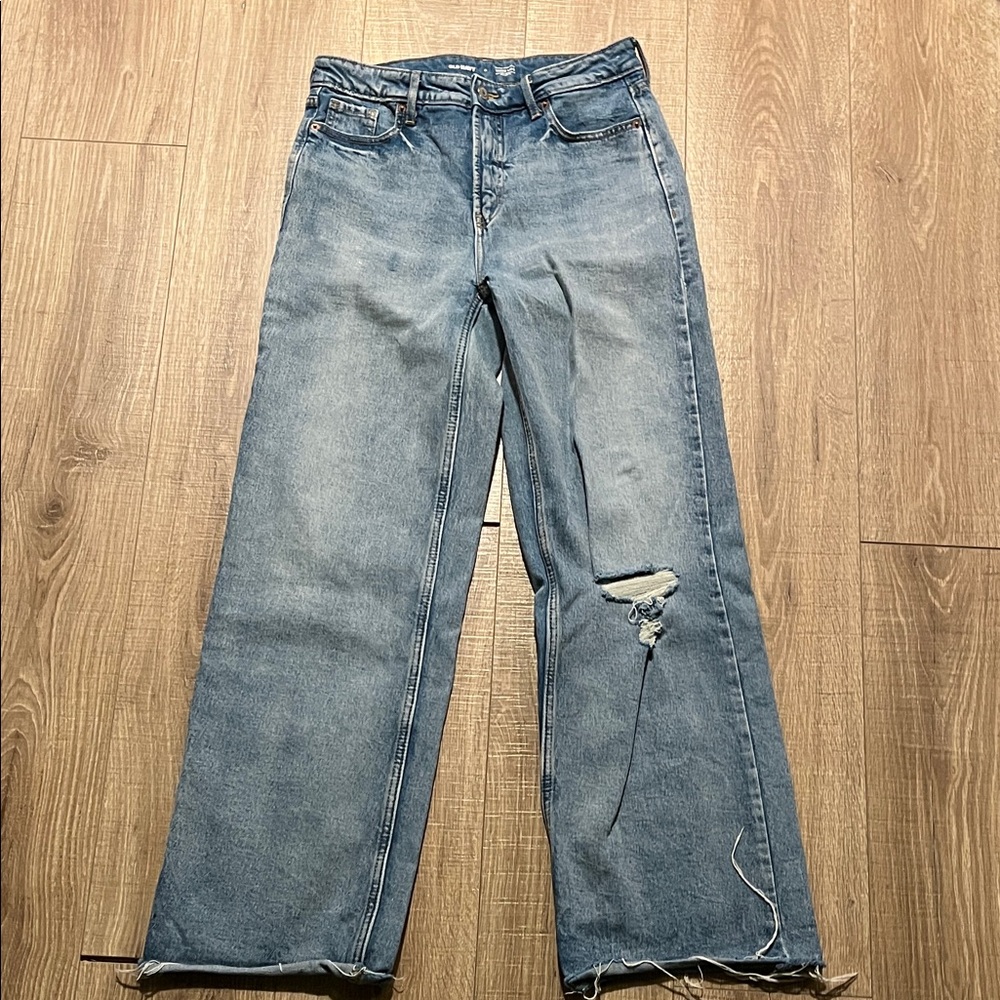 Old Navy Women's Light Blue Distressed Straight Leg Jeans Size 6